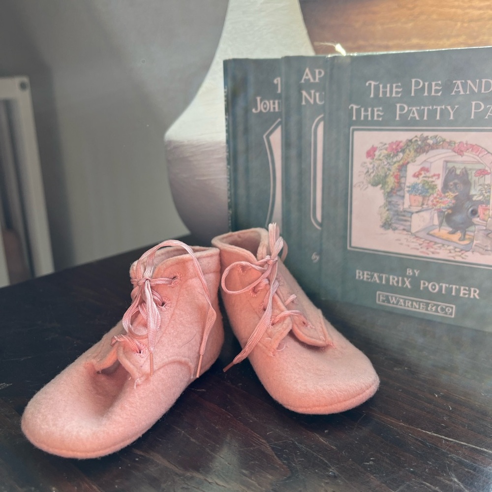 Vintage Baby Deer Wool Baby Girl Booties